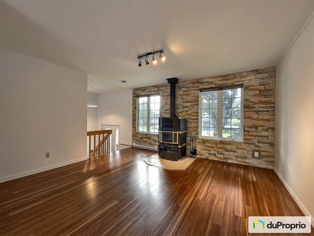 $399,999 - Bi-Level in Charlesbourg (ND-Des-Laurentides) — photo 2