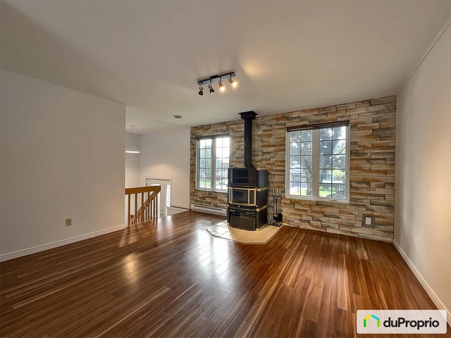 $399,999 - Bi-Level in Charlesbourg (ND-Des-Laurentides) — photo 2