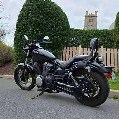 Yamaha Bolt 950cc 2020 – Excellente Condition / Faible Kilométrage (11 470 km) Vous cherchez un bobb...