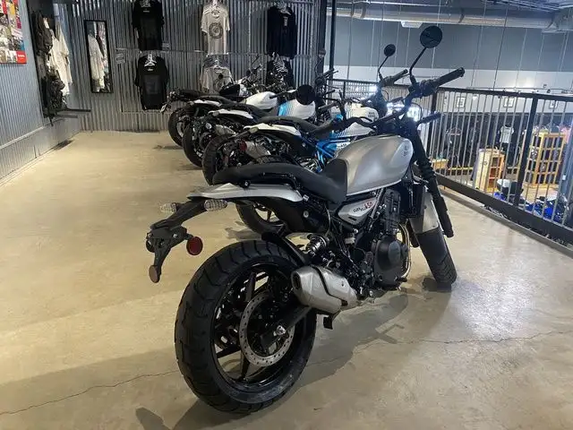 2026 ROYAL ENFIELD MOTORS GUERRILLA 450 in Street, Cruisers & Choppers in City of Halifax - Image 3