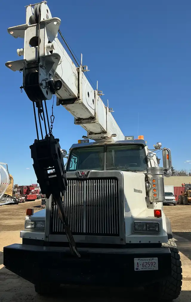 2013 Western star Manitex 45 Ton Sleeper Boom Truck in Heavy Equipment in St. Albert - Image 7