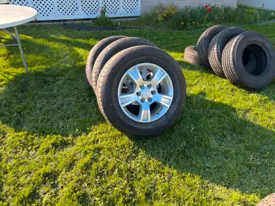 4x Mag 6x132 acadia taverse 2008 et plus avec pneus été comme neuf 255 65 18 prêt à être installé 90...