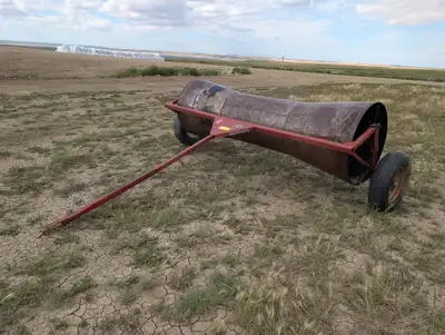 1990 HARMON 10 FT LAND ROLLER - Clevis Hitch, 10 Ft. Working Width, Steel Roller Located near Unity,...