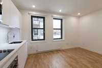 Renovated Akelius one bedroom apartment for rent. Located near de Maisonneuve West in the Notre-Dame... (image 3)