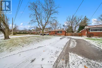32 COLLINGDON DRIVE Brantford, Ontario