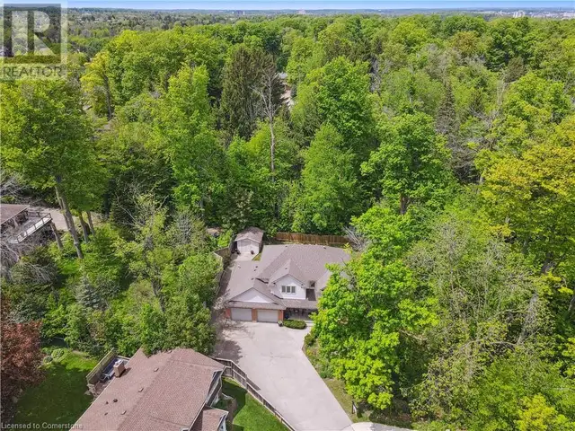 35 DAYMAN Court Kitchener, Ontario in Houses for Sale in Kitchener / Waterloo - Image 2