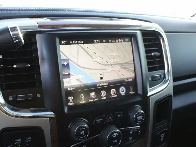 2016 Ram 3500 Laramie 4x4, AISIN, Sunroof, Cooled/Heated Leather in Cars & Trucks in Calgary - Image 25