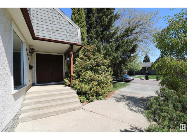 14635 MACKENZIE DR NW NW Edmonton, Alberta in Houses for Sale in Edmonton - Image 3