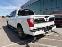 2018 NISSAN TITAN PLATINUM RESERVE 4X4 * ACCIDENT FREE CARFAX * LOW KM * 360 CAMERA FEATURES INCLUDE... (image 3)