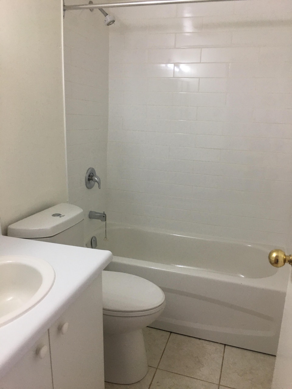 Spacious one bedroom unit for rent 2