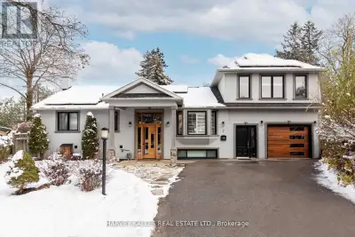 Spacious Home On Coveted Langbourne Place In Demanded Banbury/Don Mills Location. Excellent Schools...