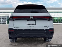 Navigating city streets or embarking on weekend getaways is effortless in this sophisticated 2025 Vo... (image 3)