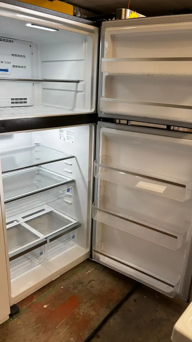 3 Years Old Frigidaire Refrigerator-30”- 30 Days Warranty-Tested in Refrigerators in Kitchener / Waterloo - Image 5