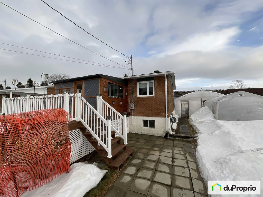 $349,900 - Bungalow for sale in Riviere-Du-Loup — photo 3