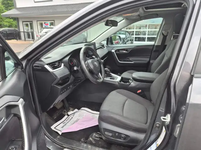 2021 Toyota RAV4 XLE CARFAX, AWD, CALL NOW, Sunroof in Cars & Trucks in Annapolis Valley - Image 12