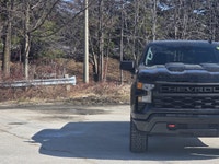 Powerful Gas V8 5.3L/325 engine - Advanced lane departure warning system - 4x4 drivetrain for except... (image 6)