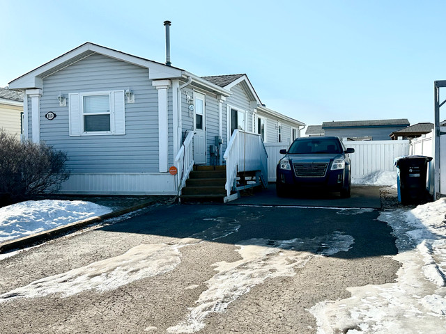 113 Hoehne St  Fully Furnished 3 Bed 1 Bath Mobile Fenced Yard in Long Term Rentals in Fort McMurray