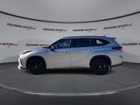 This Toyota Highlander has a dependable Turbo 4 Cyl 2.4 L engine powering this Automatic transmissio... (image 4)