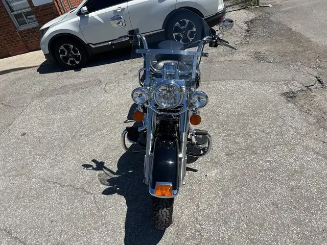 2017 Harley-Davidson Heritage Softail Classic ~ HERITAGE SOFTAIL in Street, Cruisers & Choppers in City of Toronto - Image 8