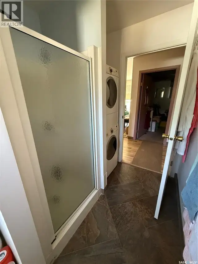 705 1st AVENUE NW Weyburn, Saskatchewan in Houses for Sale in Regina - Image 11