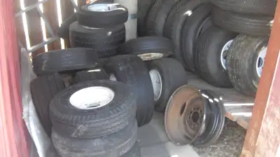 NO 13 OR 14 OR 15 INCH TIRES---ONLY 12 INCH AND SMALLER---I HAVE LOTS OF TRAILER TIRES ON 4 BOLT BOL...