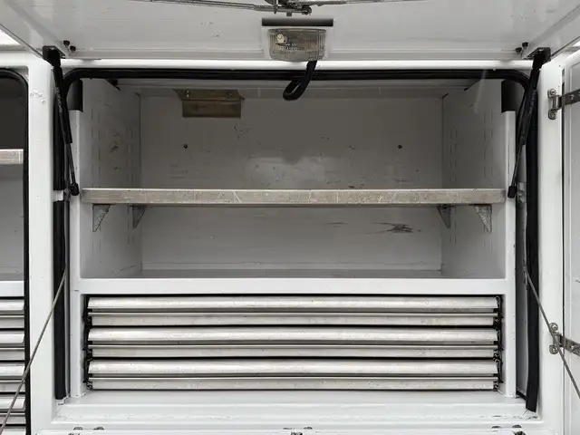 2024 Ram 5500 Heavy Duty Laramie 4x4 Crew Cab Cummins Service Tr in Heavy Trucks in Regina - Image 17