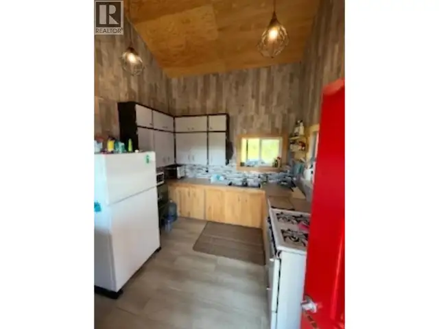 17215 277 ROAD Fort St. John, British Columbia in Houses for Sale in Fort St. John - Image 9