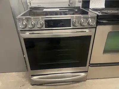 Cuisinière stainless encastrable contrôle au devant LG, View more
