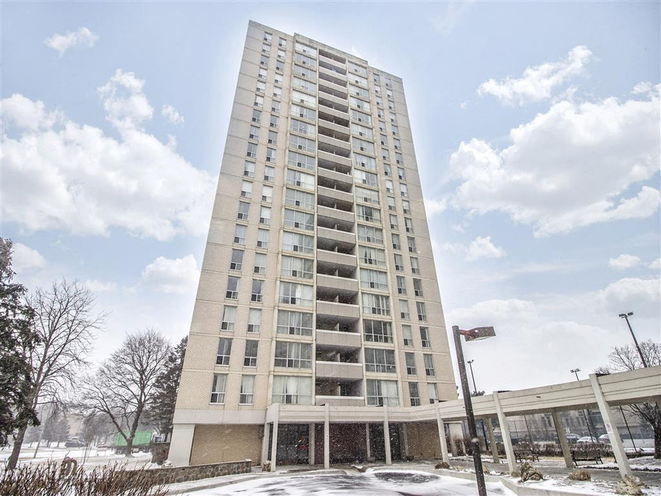 Bayview Village Place - 2 Bedroom Apartment for Rent in Long Term Rentals in City of Toronto