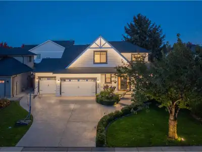 S-H-O-W-S-T-O-P-P-E-R! 2022 Semi-Custom High-Efficiency Masterpiece built by Lanstone with over $400...