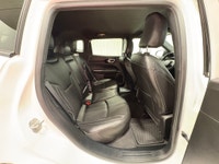 2025 Jeep Compass Altitude ALTITUDE | HEATED SEATS + WHEEL | SAFETY GROUP | R 4WD. Bright White Clea... (image 8)