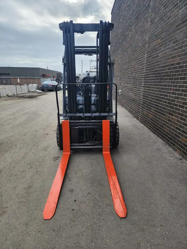 2018 Toyota 6500LB Cap Forklift 3-Stage Side-Shift for Sale&Rent in Heavy Equipment in Mississauga / Peel Region - Image 6