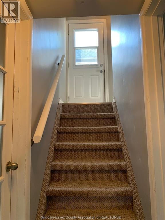 835 ISABELLE Unit# LOWER Windsor, Ontario 5