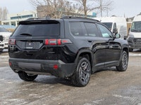 This Jeep Cherokee has a strong Intercooled Turbo Gas/Electric I-4 1.6 L/98 engine powering this Var... (image 7)