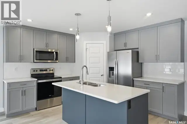 238 Kostiuk CRESCENT Saskatoon, Saskatchewan in Houses for Sale in Saskatoon - Image 3