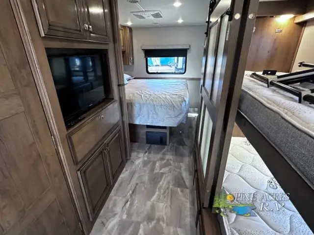 2021 Holiday Rambler Admiral 34J only 13 Milles in RVs & Motorhomes in Moncton - Image 42