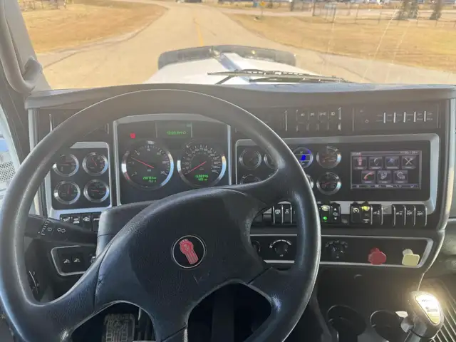 2014 KENWORTH W900 in Heavy Trucks in Saskatoon - Image 21