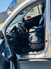 2012 Hyundai Tucson Year: 2012 Make: Hyundai Model: Tucson Mileage:226,978 Km Transmission: Automati... (image 5)