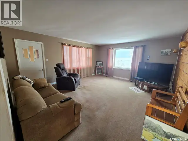 Olson Acreage Excelsior Rm No. 166, Saskatchewan in Houses for Sale in Swift Current - Image 7