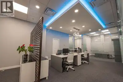 Great location within walking distance to SkyTrain, Aberdeen Centre, and Yaohan Centre. This fully r...