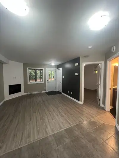 Logement à louer par BRIGIL 1 chambre au rez-de-jardin situé dans un secteur paisible et boisé, à pr...