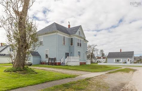 33 William Street in Houses for Sale in Yarmouth - Image 4