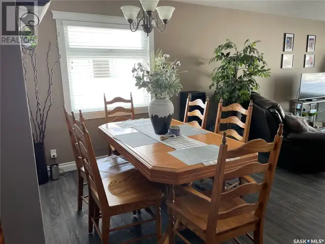 207 Dominion ROAD Assiniboia, Saskatchewan in Houses for Sale in Moose Jaw - Image 9