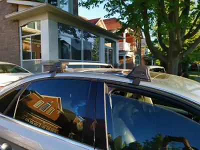 *Aftermarket product *Don't need roof rails, no drilling *Durable, strong, and quiet *High quality a...