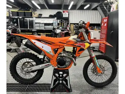 2025 KTM 500 EXC-F CHAMPION CHAMPION Les photos peuvent être à titre indicatif et sans inscription....