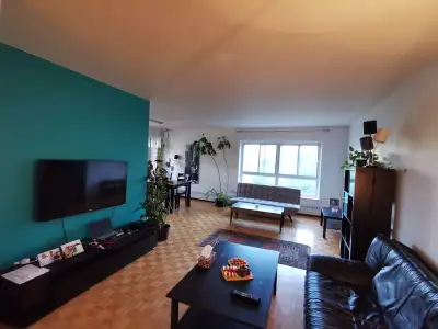 In an All-Inclusive Bright SUPER LARGE (Corner Unit) Fully-Furnished One Bedroom apartment (3-1/2),...