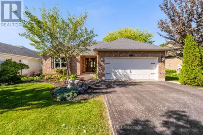 This picture perfect 2 bedroom bungalow awaits you! Welcome to 611 Victoria Street! Nestled in a pri...