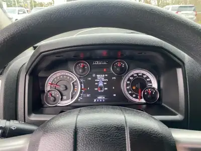 2022 RAM 1500 Classic SLT CLEAN CARFAX!!!! 4x4 HEMI, CRUISE,..., View more