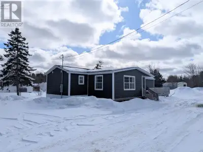 Built in 2021 and expanded in 2023, this move-in-ready home in McKay’s is waiting for you! The home...
