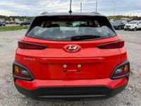 2019 HYUNDAI KONA PREFERRED EDITION ONLY 155,650KM CLEAN CARFAX TWO TONE ROOF HEATED SEATS SUPER CLE... (image 5)